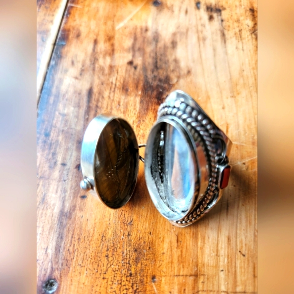 🤎New Boutique Item! Tiger Eye and Coral Gemstone "Poison" Ring💍 - Picture 11 of 14